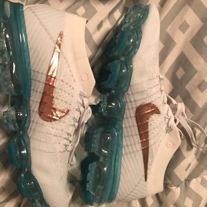 Women’s Nike vapormax size 8 new condition